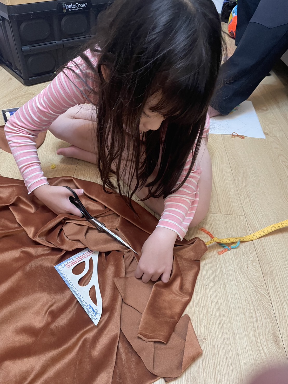 全家人的服裝設計師，只有8歲