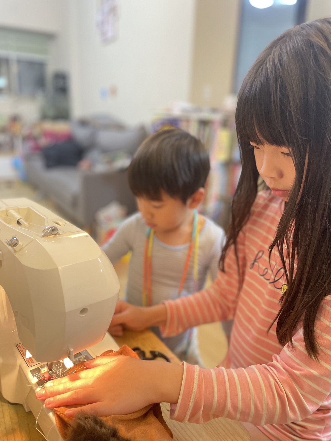 全家人的服裝設計師，只有8歲